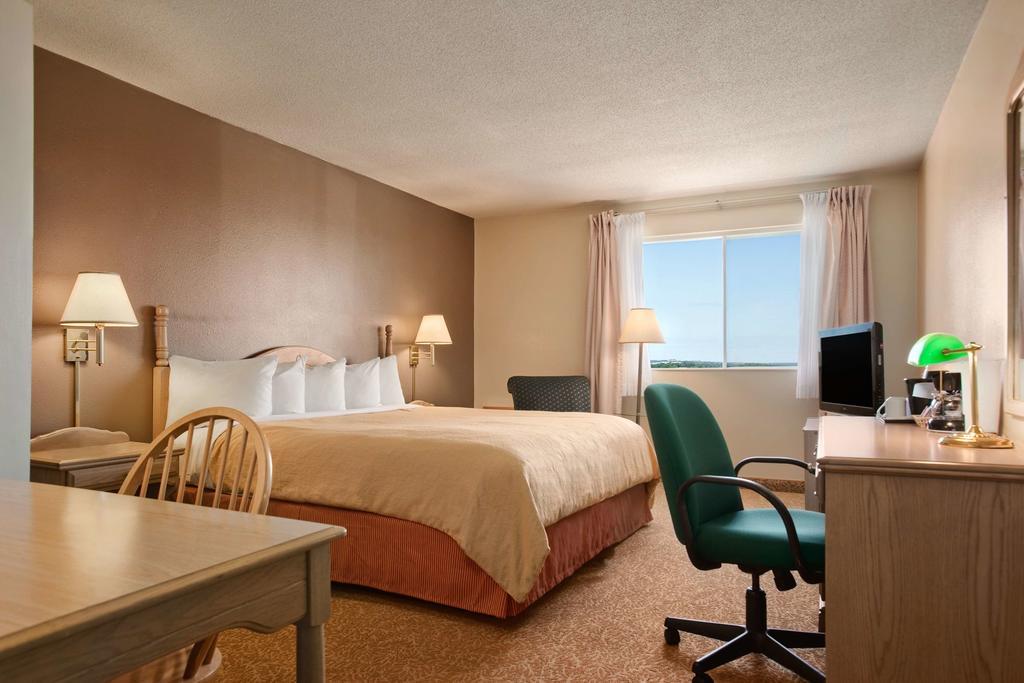 Country Inn & Suites Dartmouth Dış mekan fotoğraf
