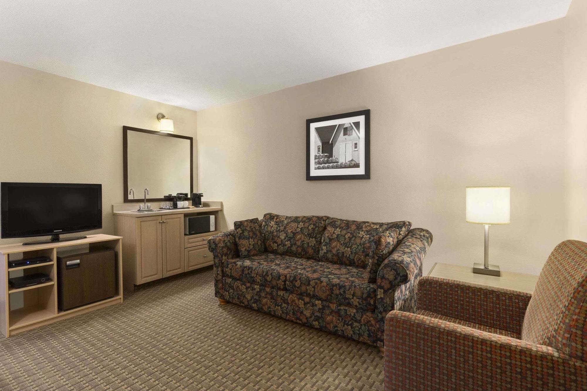 Country Inn & Suites Dartmouth Dış mekan fotoğraf